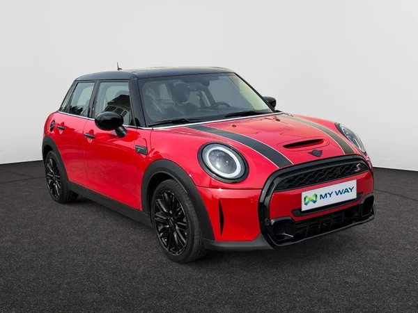 MINI Mini 5 Doors (F55 LCI II) (2022) — foto 22 van 24