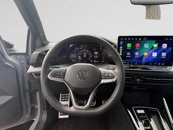 VOLKSWAGEN Golf VIII (2026) — foto 3 van 5