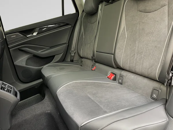 VOLKSWAGEN Passat SW (2025) — foto 8 van 14