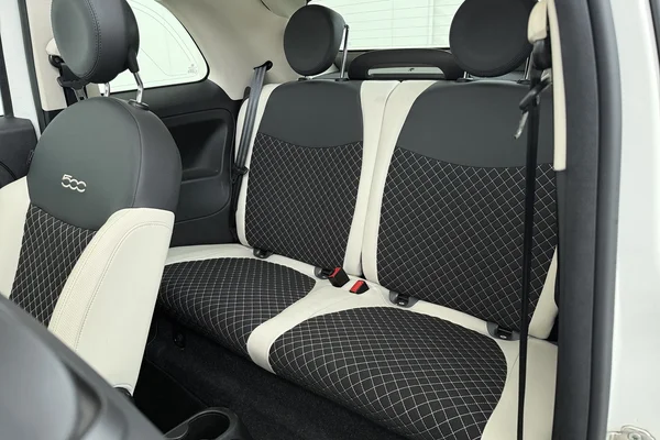 Fiat 500c (2021) — foto 17 van 18