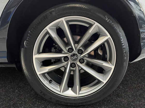 AUDI Q3 Sportback (2024) — foto 8 van 20
