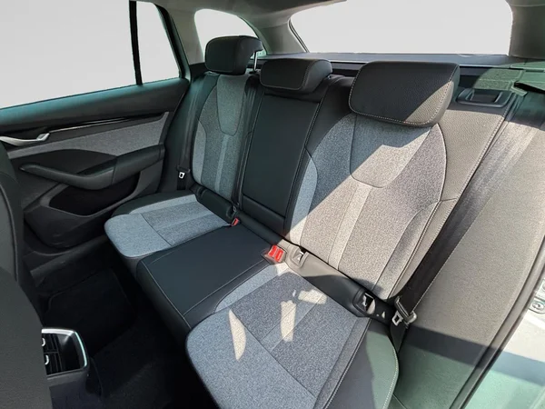 SKODA Octavia Combi (2025) — foto 10 van 24