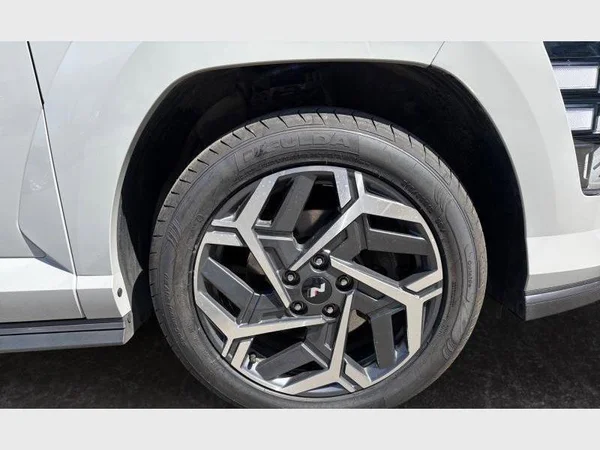 Hyundai KONA (2023) — foto 29 van 29