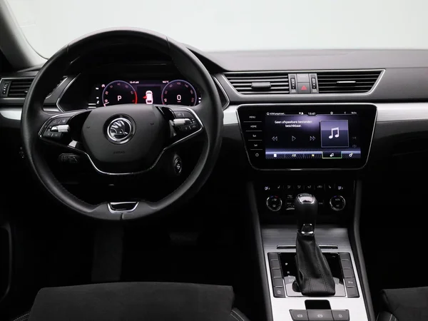Škoda Superb (2022) — foto 43 van 43