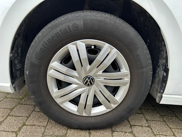 VOLKSWAGEN Polo (2024) — foto 15 van 22