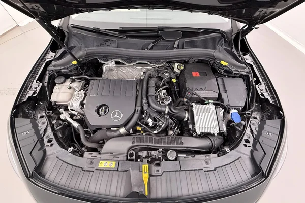 Mercedes-Benz GLA (H247) (2023) — foto 6 van 38