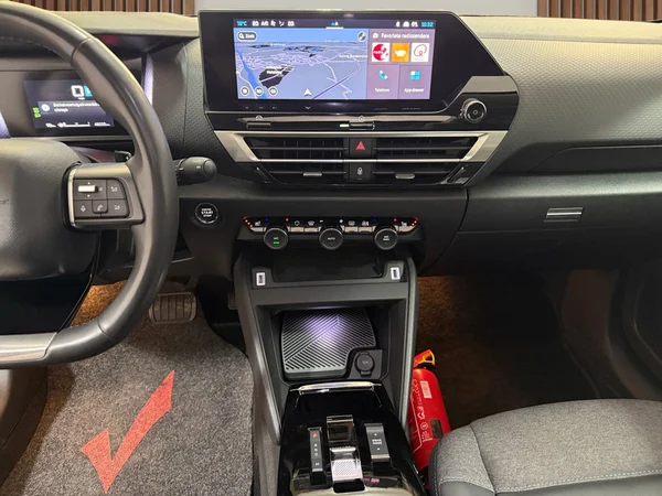 Citroen C4 (2023) — foto 13 van 31