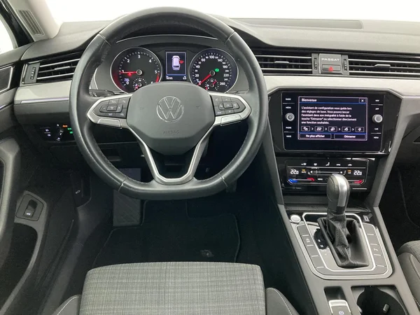 VOLKSWAGEN Passat Variant Dsl (2021) — foto 9 van 36