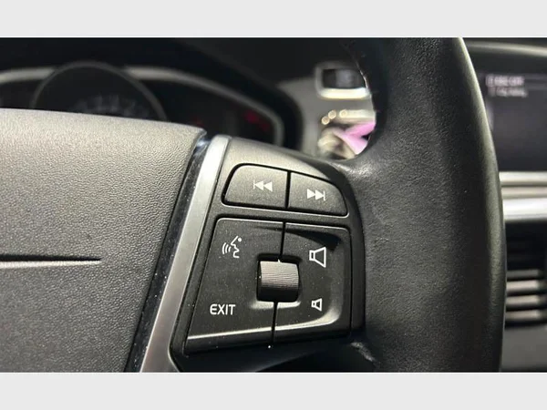 Volvo V40 (2019) — foto 16 van 29