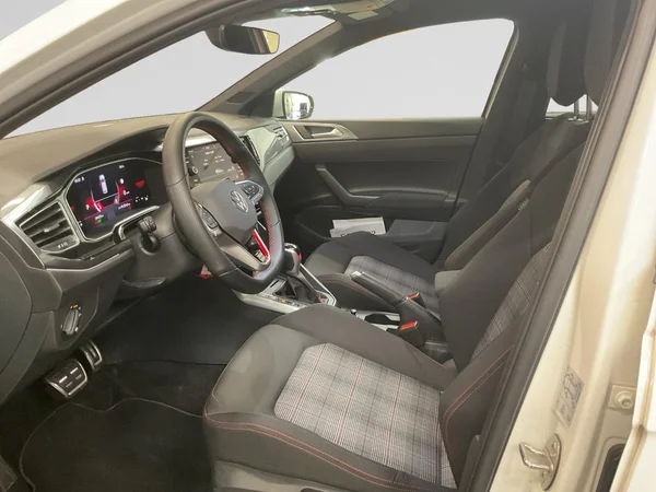 VOLKSWAGEN Polo GTI (2025) — foto 10 van 21