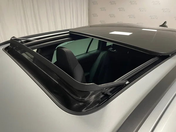 SKODA Octavia Combi (2024) — foto 2 van 15