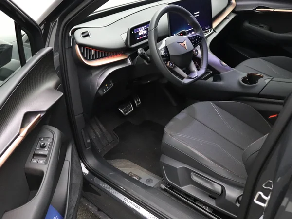 CUPRA Tavascan (2025) — foto 18 van 19