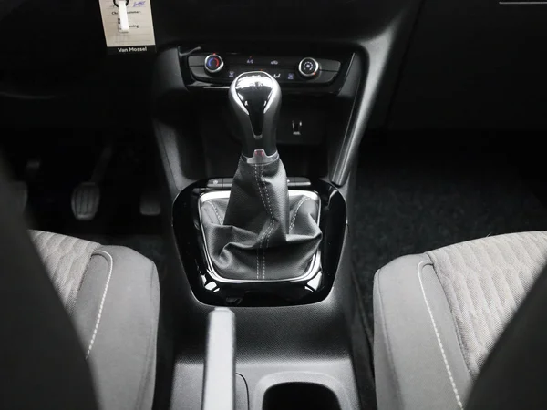 Opel Corsa (2023) — foto 2 van 38