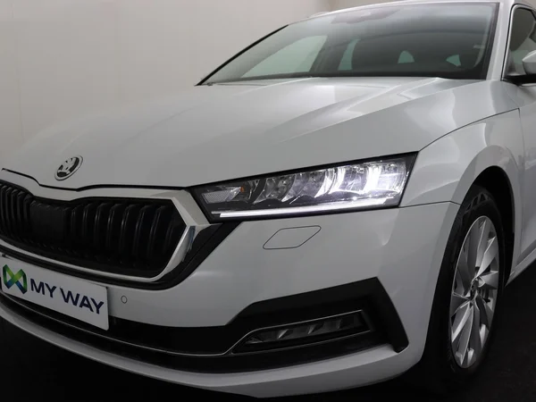 SKODA Octavia Combi (2024) — foto 7 van 17