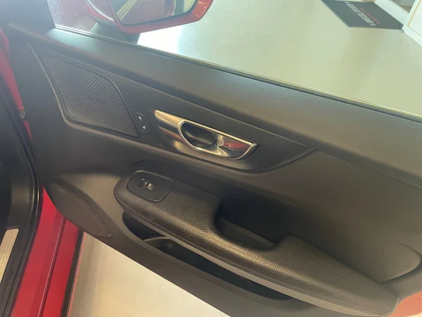 VOLVO V60 (2022) — foto 19 van 20