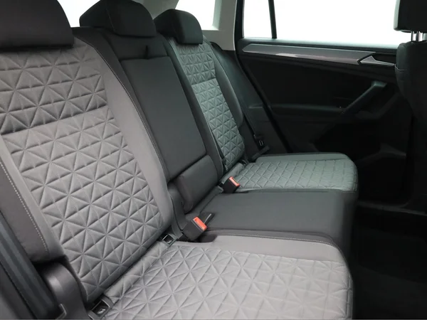 VOLKSWAGEN Tiguan (2022) — foto 17 van 21