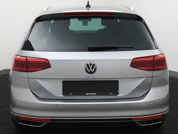 VOLKSWAGEN Passat Variant GTE (2022) — foto 8 van 30