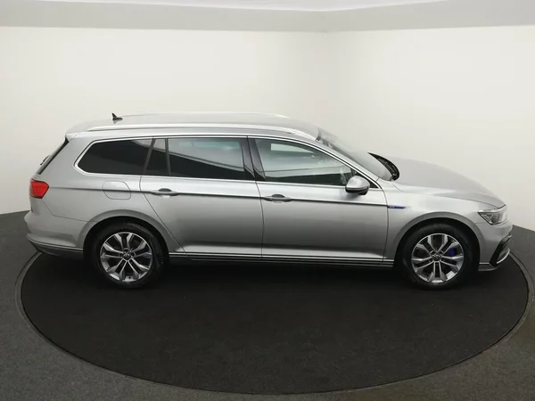 Volkswagen Passat (2022) — foto 23 van 30