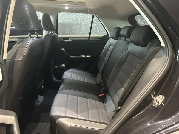 Volkswagen T-Roc (2023) — foto 19 van 20
