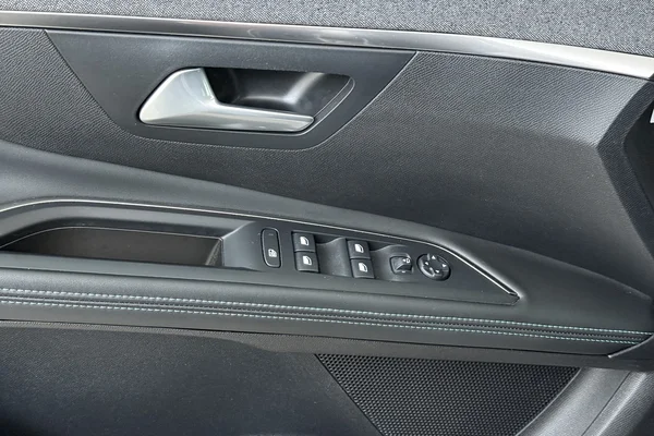 Peugeot 5008 (2021) — foto 8 van 20