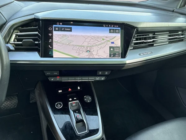 Audi Q4 Sportback e-tron (2025) — foto 4 van 18