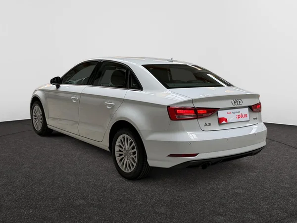 AUDI A3 Sedan (2018) — foto 10 van 15