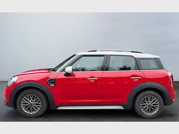 MINI COOPER COUNTRYMAN (2019) — foto 22 van 27