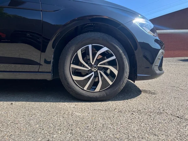 VOLKSWAGEN Polo (2025) — foto 8 van 16