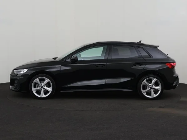 AUDI A3 Sportback (2025) — foto 14 van 19