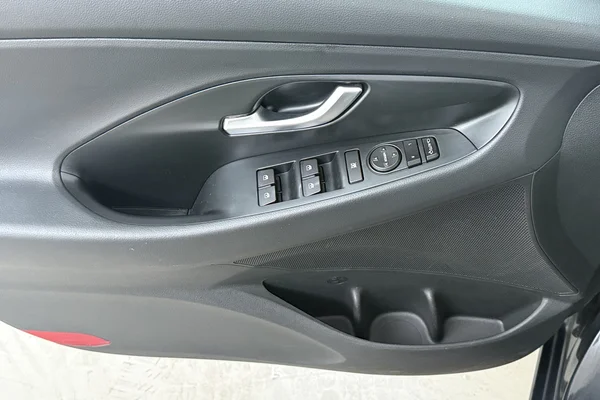 Hyundai i30 (2024) — foto 8 van 25