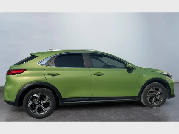 Kia XCEED (2023) — foto 8 van 14