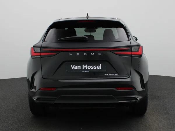 Lexus NX (2023) — foto 45 van 50
