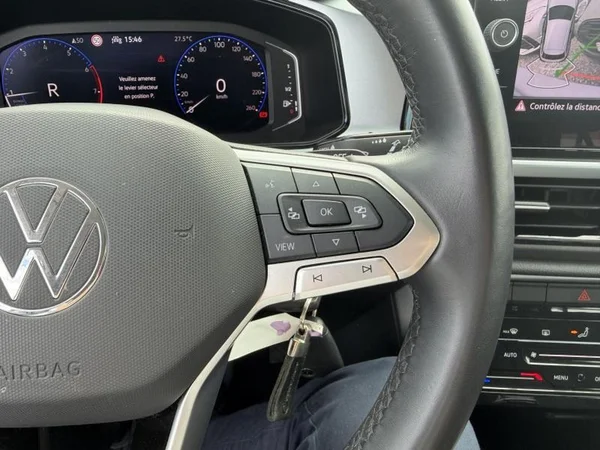 VOLKSWAGEN T-Roc (2022) — foto 13 van 23