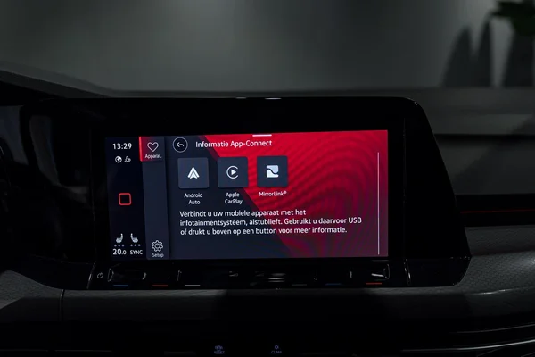 Volkswagen Golf (2020) — foto 7 van 40