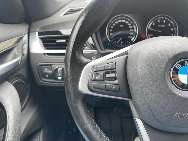 BMW X1 (F48) (2018) — foto 10 van 27