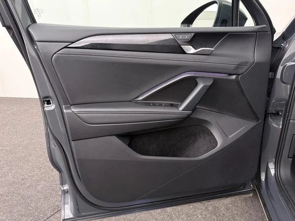 VOLKSWAGEN Tiguan (2025) — foto 7 van 18