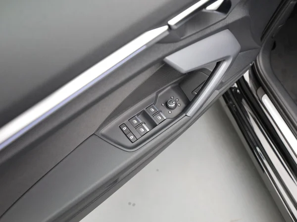 AUDI A3 Sportback PHEV (2025) — foto 2 van 19