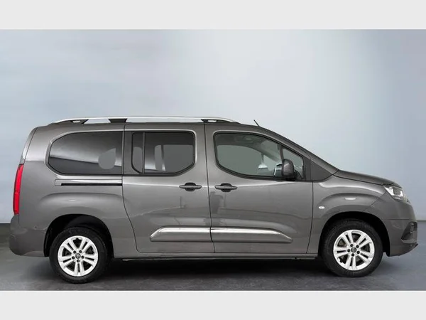 Toyota Proace City Verso Lwb (2020) — foto 18 van 24