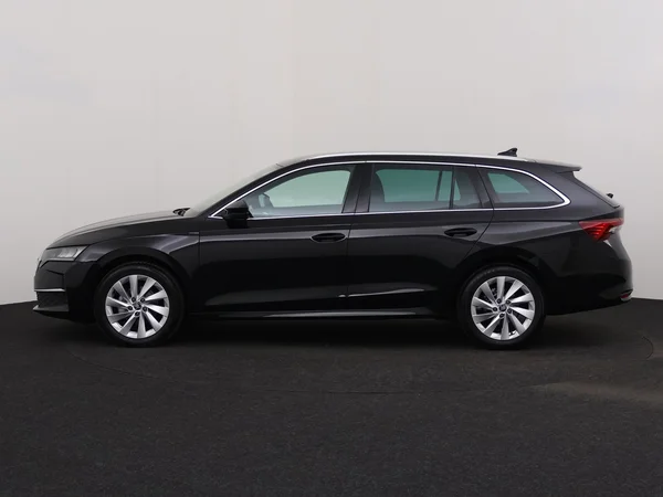 SKODA Octavia Combi (2025) — foto 15 van 20
