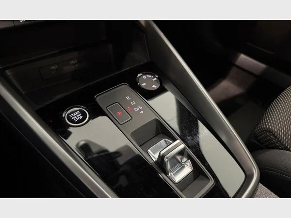 Audi A3 Sportback (2024) — foto 2 van 26