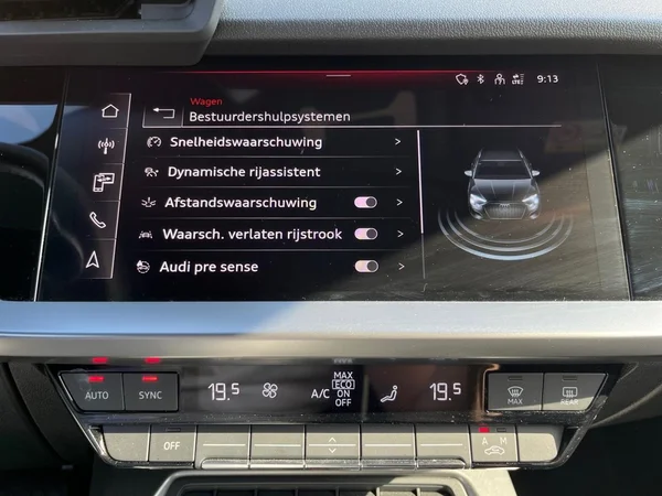 AUDI A3 Sportback (2024) — foto 6 van 21