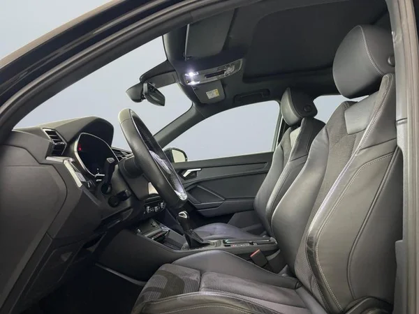 Audi Q3 (2022) — foto 7 van 35