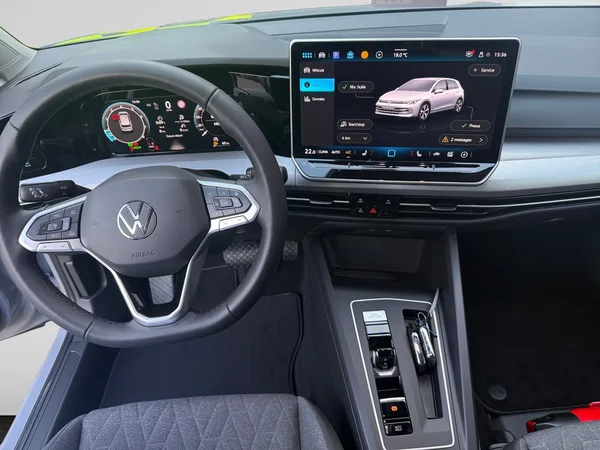 VOLKSWAGEN Golf VIII (2026) — foto 16 van 16