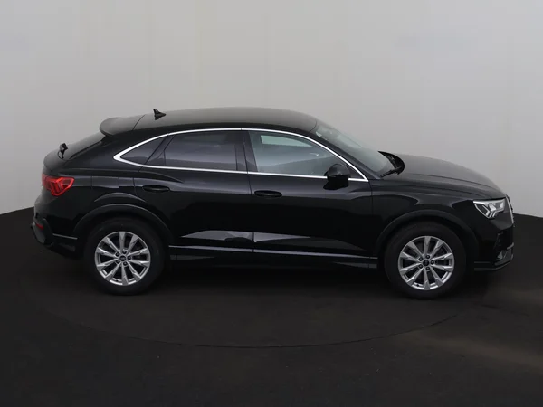 AUDI Q3 (2021) — foto 30 van 34