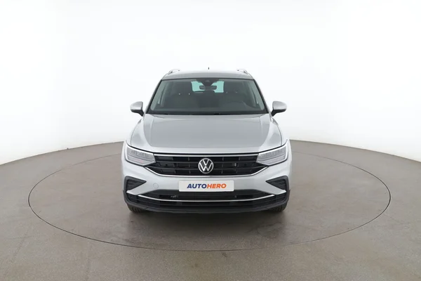 Volkswagen Tiguan (2022) — foto 15 van 16