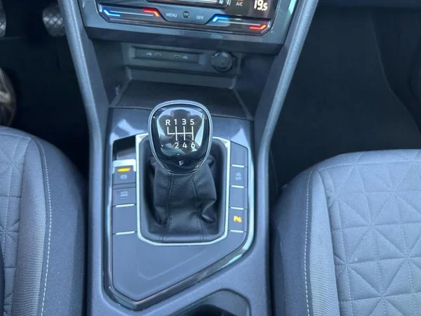 VOLKSWAGEN Tiguan Dsl (2022) — foto 14 van 31