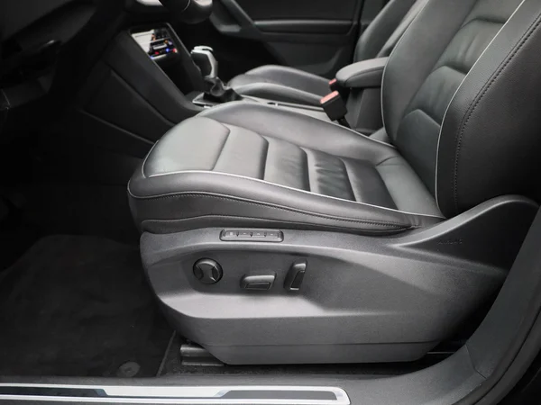 Volkswagen Tiguan (2021) — foto 27 van 41