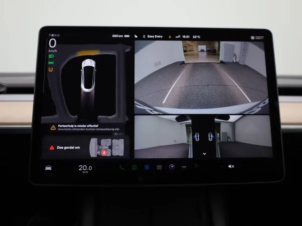 Tesla Model 3 (2023) — foto 24 van 44