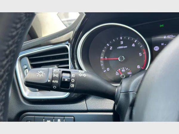 Kia CEED (2020) — foto 17 van 29