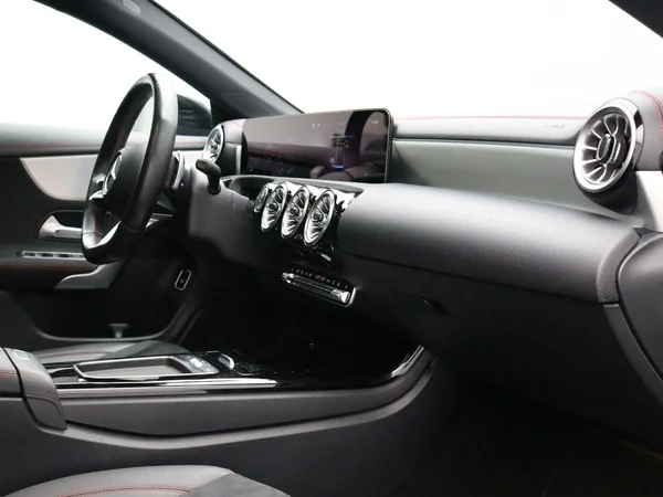 Mercedes-Benz CLA (2024) — foto 15 van 27